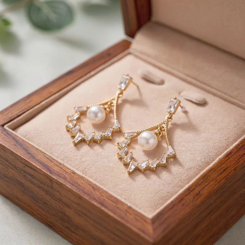 BOUCLES D'OREILLES COURONNE DE CRISTAUX &amp; PERLE